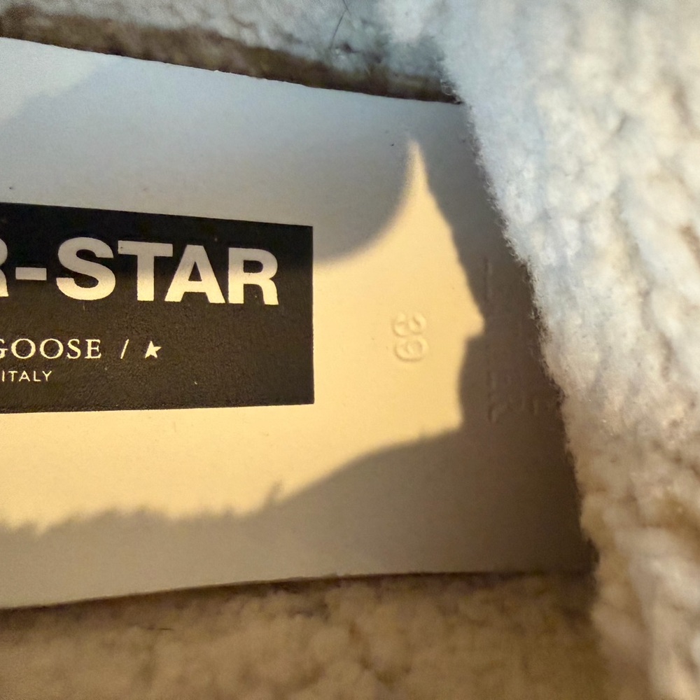 Golden Goose Athletic Shoes with Pink Star and Cream Lining - Picture 6 of 9